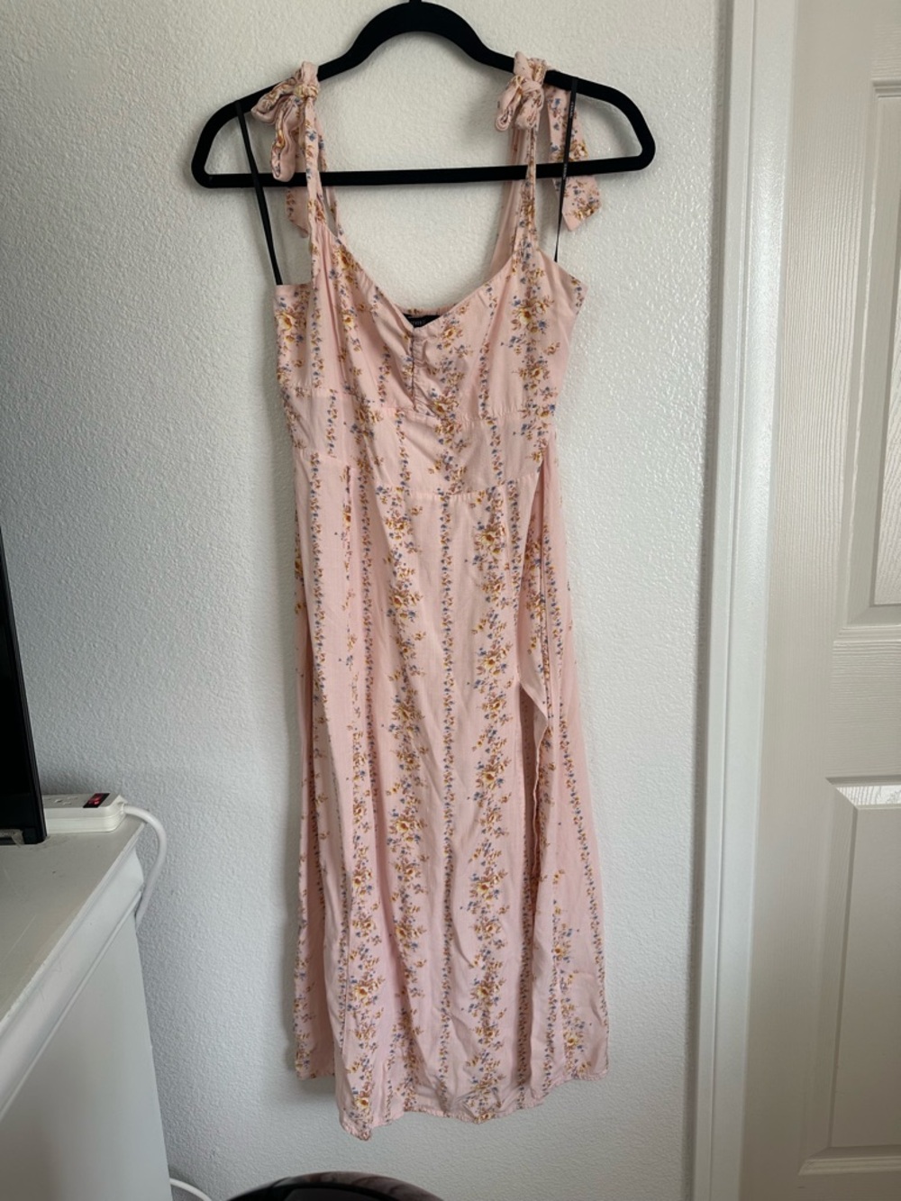 Forever 21 Tie-Shoulder Pink Floral Midi Dress with side slit Medium
